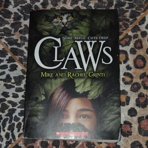 💐4 For $20💐Scholastic Claws — Dark Green and Black Cover